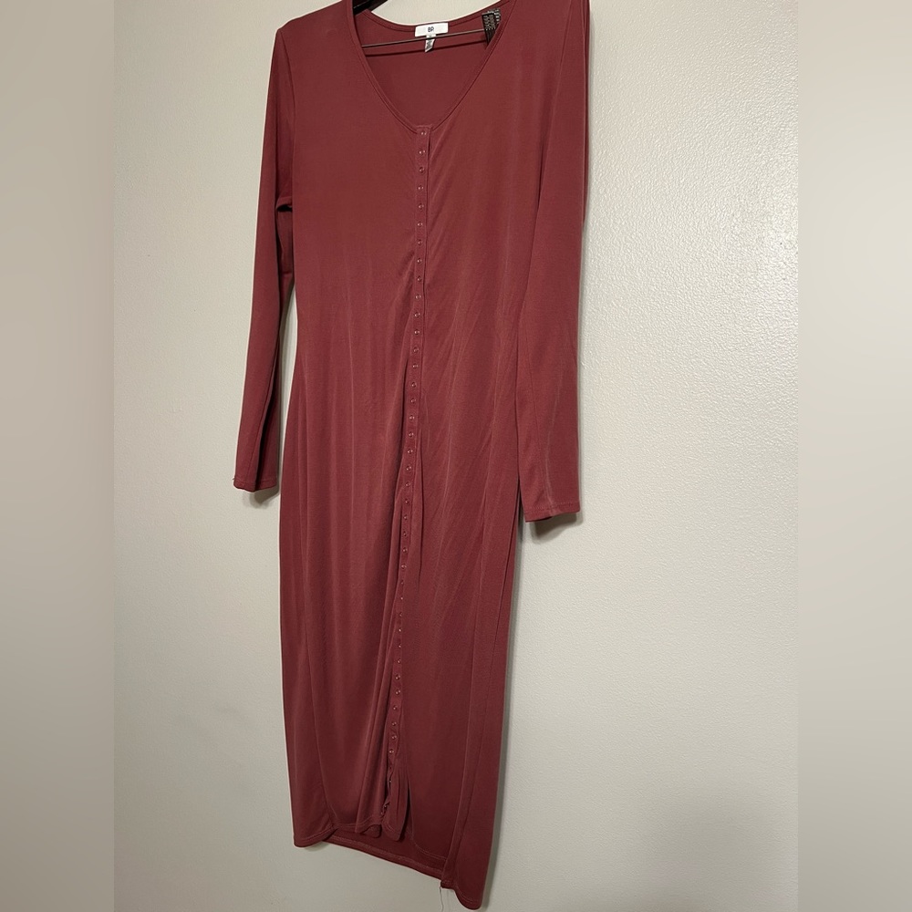 Dress with snap buttons
